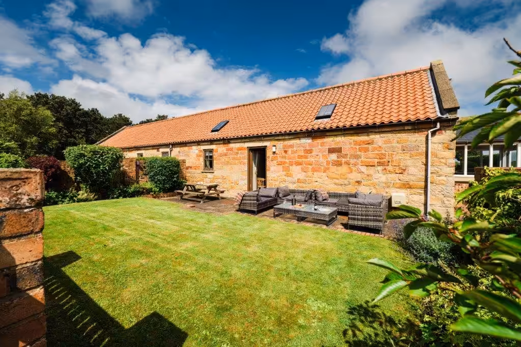Stable Cottage Outside Photo 5